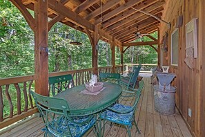 Outdoor dining - A Laurel Haven, with big porches and a log cabin feel. Fireplace. (Brevard)