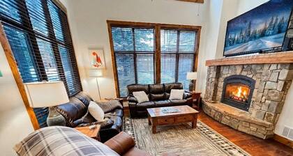 Luxury Home | Hot Tub | Ski In / Ski Out | Warmers