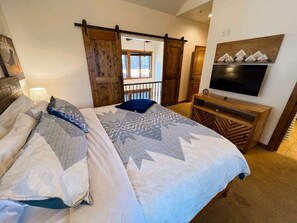 3 dormitorios, tabla de planchar con plancha, wifi gratis y ropa de cama