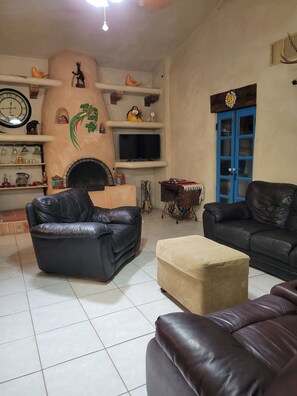 Living area - Ranch House - Contactless Check In/Out (Tucson)