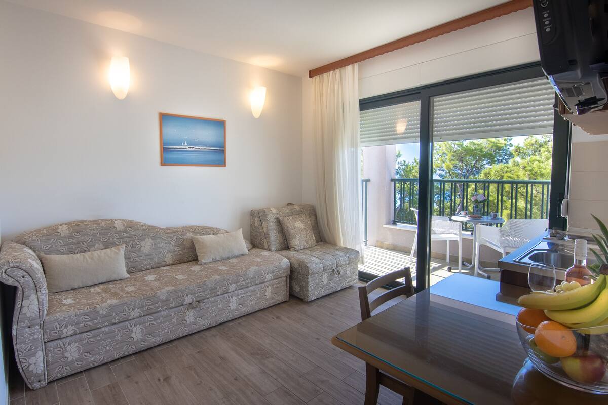 1 bedroom, in-room safe, blackout drapes, WiFi (free)