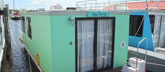 Aqua Lodge Houseboat "Sea Turtle"