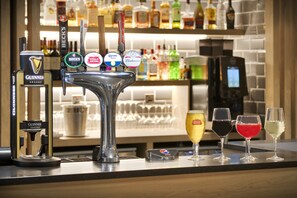 Bar (on property) - Holiday Inn Express Cambridge West Cambourne by IHG (Cambridge)
