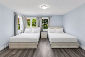 3 bedrooms, in-room safe, desk, iron/ironing board - Deluxe Luxury Villa 20 Minutes From New York City (paramus)