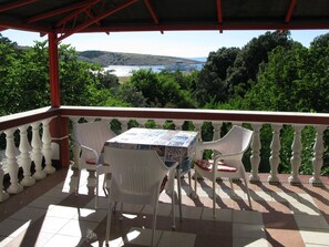 Outdoor dining - Apartment in Lopar with Seaview, Terrace, Air condition, WIFI (4229-2) (Lopar)