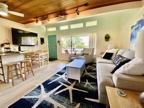 Smart TV, reproductor de DVD, libros y videoteca