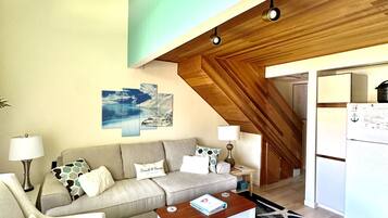 Smart-TV, DVD-Player, Bücher, Videothek