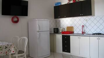 Kühlschrank, Kochgeschirr/Geschirr/Besteck, Gefrierschrank