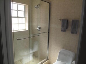 Ensemble baignoire-douche