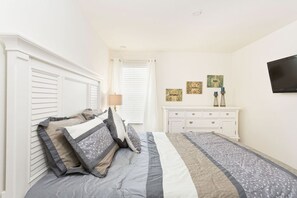 3 bedrooms, desk, iron/ironing board, travel cot