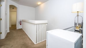 Interior - Recently renovated townhome near Theme Parks (Kissimmee)