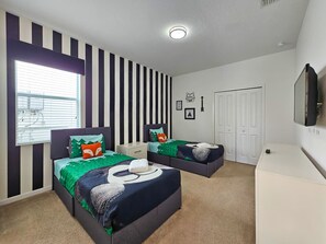 5 bedrooms, desk, iron/ironing board, travel cot