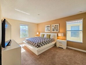 Bureau, fer et planche à repasser, lit parapluie, Wi-Fi gratuit