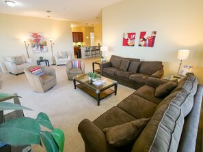 Flat-screen TV - Large Condo 5 min to Universal  Convention Center (Orlando)