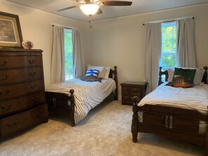3 bedrooms, iron/ironing board, free WiFi, bed sheets