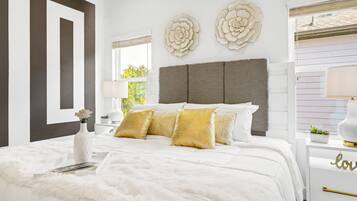 3 habitaciones, escritorio, tabla de planchar con plancha y wifi gratis