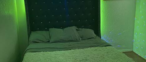 1 多间卧室、WiFi