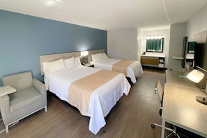 Room, 2 Queen Beds, Non Smoking - Travelodge by Wyndham Pigeon Forge Dollywood Lane (Pigeon Forge)