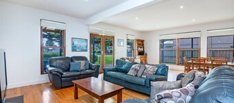 Ideal family home a just a stones through from the popular Little East Beach