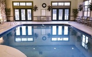 Piscine intérieure, piscine extérieure