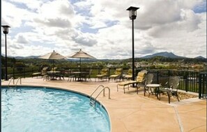 Indoor pool, outdoor pool - Enjoy Thanksgiving in this 3BR/ 2 Bath Wyndham Smoky Mountain Resort (Sevierville)