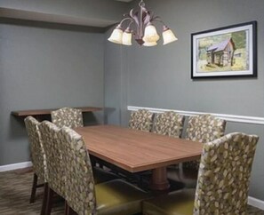 Dining - Enjoy Thanksgiving in this 3BR/ 2 Bath Wyndham Smoky Mountain Resort (Sevierville)