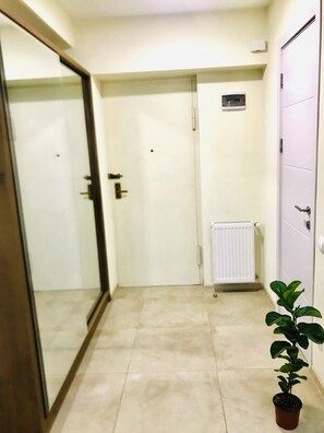 80-cm flat-screen TV with cable channels, TV - My house on Agmashenebeli street (Tbilisi)