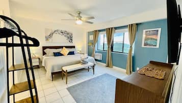 2 habitaciones, tabla de planchar con plancha y cuna de viaje