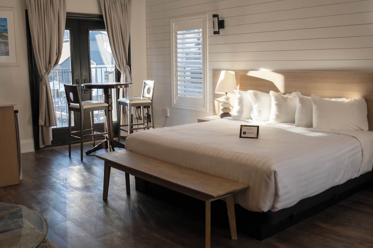 Luxury King Pool View | Luxe beddengoed, gratis wifi, beddengoed