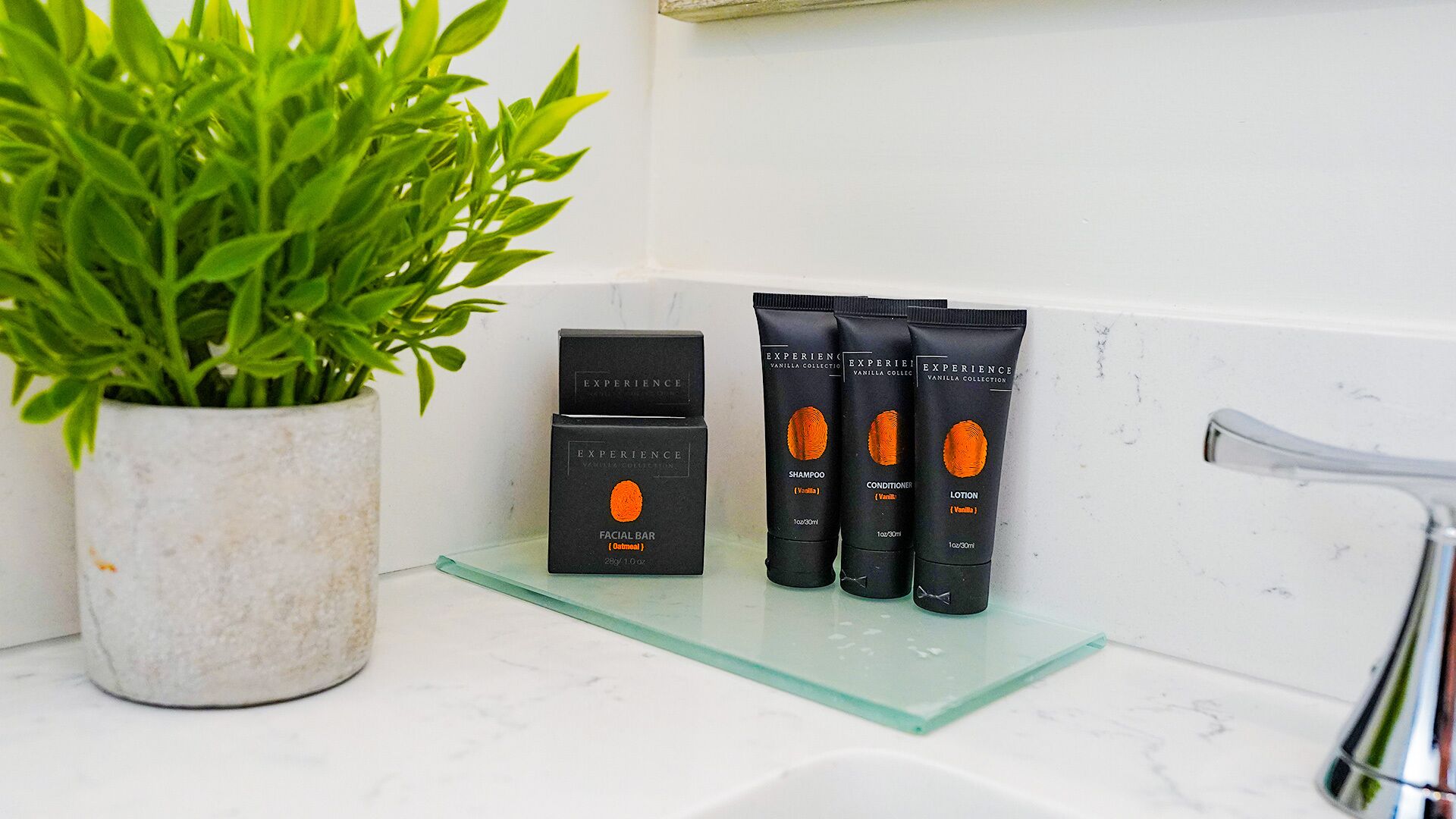 rainfall showerhead, free toiletries, hair dryer, towels