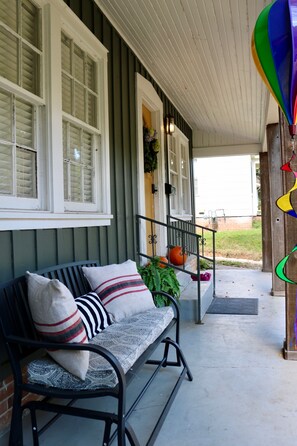 Terrace/patio - Piggy Haus (Natchez)