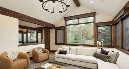 Fox Crossing Luxury Home