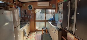Fridge, microwave - Traditional House MANABETEI (Nagawa)
