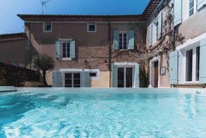 Piscine extérieure, piscine chauffée