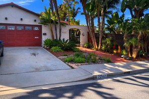 المنطقة المحيطة بالمنشأة