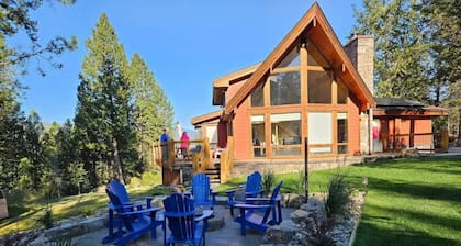 Million Dollar views. Luxury Cabin on Private Estate Property