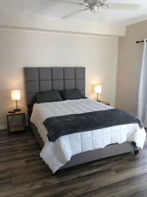 2 habitaciones, tabla de planchar con plancha y wifi gratis 