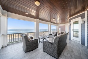 Smart TV, fireplace, stereo, printers - Spectacular Ocean Front home (Flagler Beach)