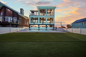 Exterior - Spectacular Ocean Front home (Flagler Beach)