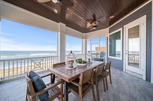 Spectacular Ocean Front home