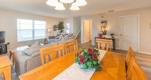 Dining - Charming 3 Bedroom Home with Modern Amenities! 🏡✨ (Haines City)