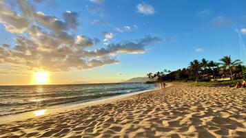 Espreguiçadeiras, toalhas de praia