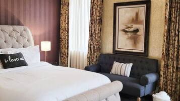 Egyptinpuuvillaiset lakanat, työpöytä, silitysrauta/-lauta