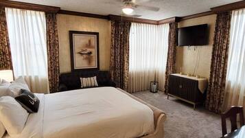 Egyptinpuuvillaiset lakanat, työpöytä, silitysrauta/-lauta