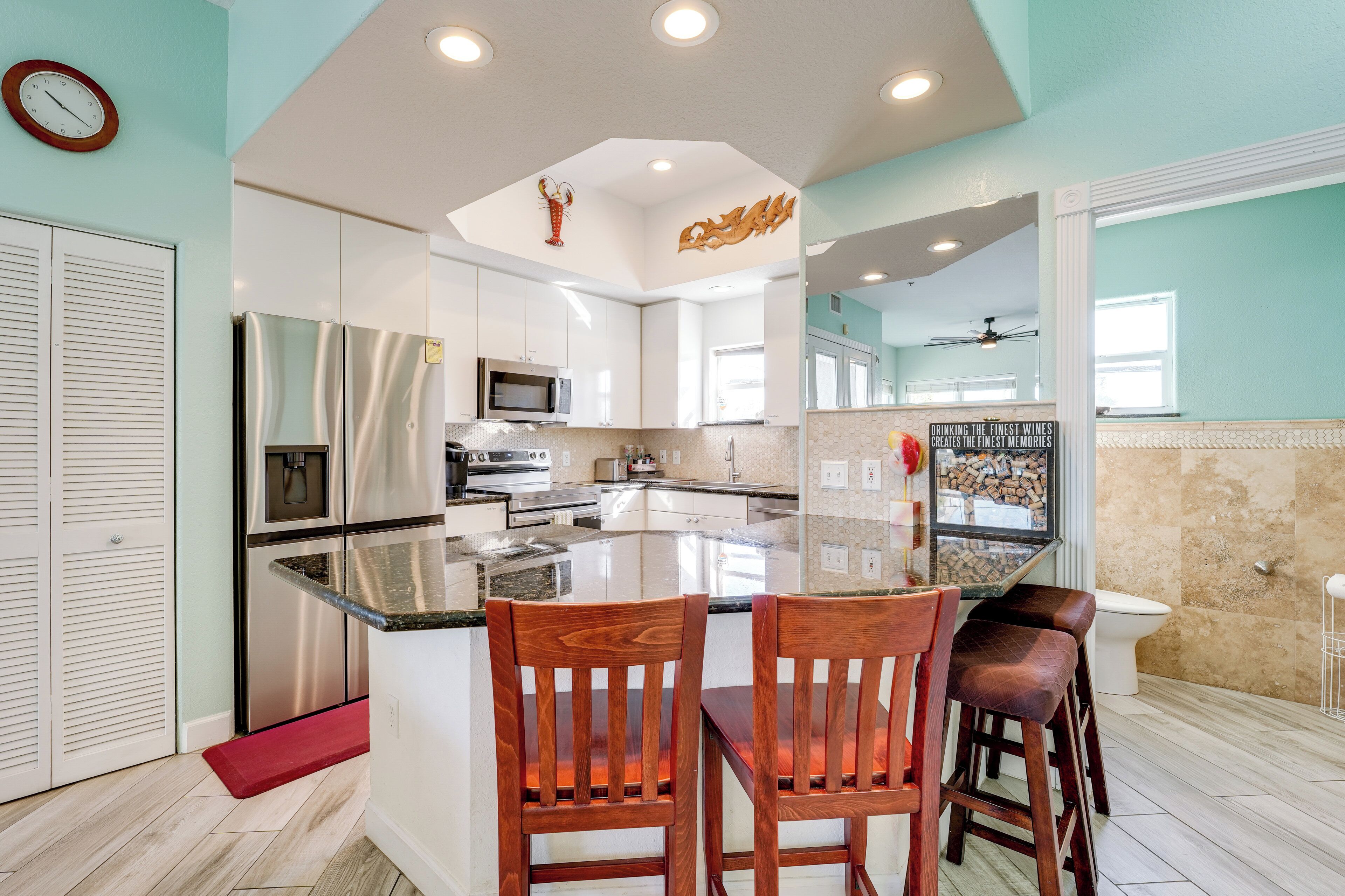 Fridge, microwave, stovetop, dishwasher