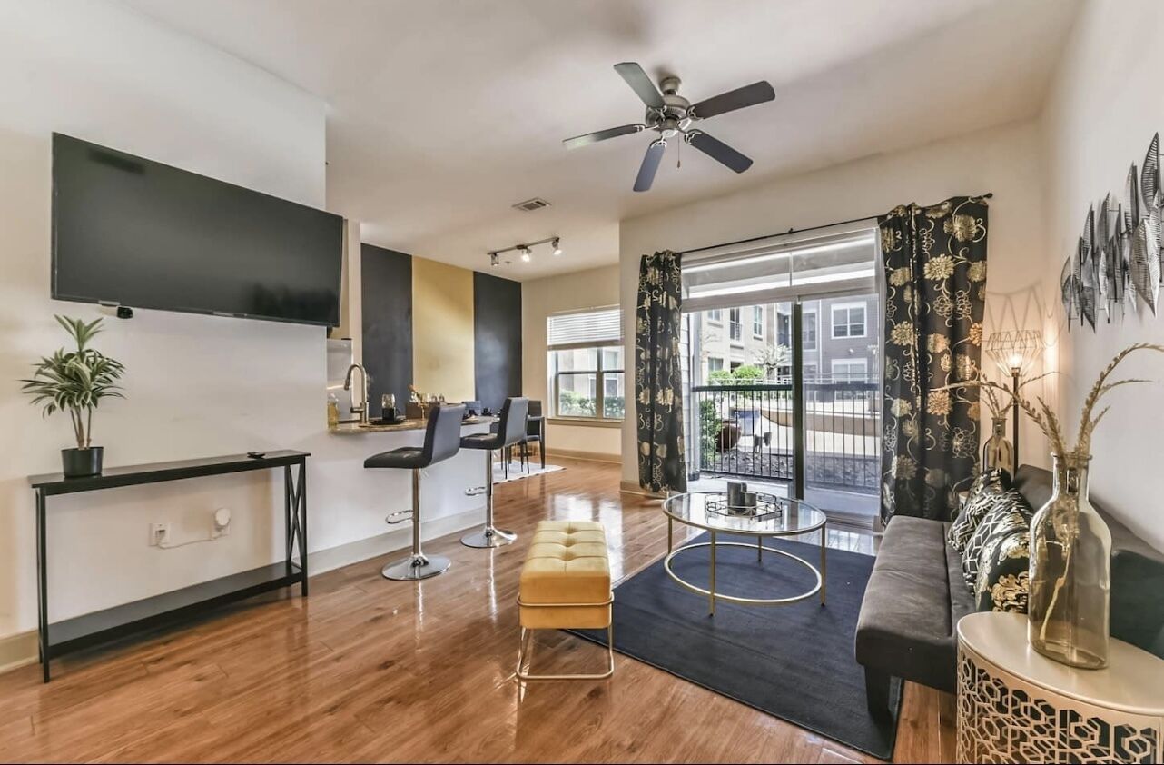 Spacious Rental unit- Walking distance from NRG stadium