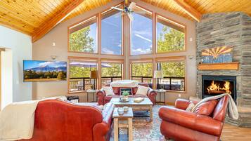 Smart TV, fireplace
