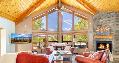 Beautiful Mountain Lodge nestled in the Ponderosa Pines of Munds Park