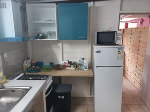 Fridge, microwave, oven, stovetop - Large studio (Le Lamentin)