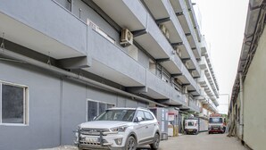 Unclassified image, 3 of 23, button - Oyo 385 Townhouse Navya International Ramamurthy N (Bengaluru)